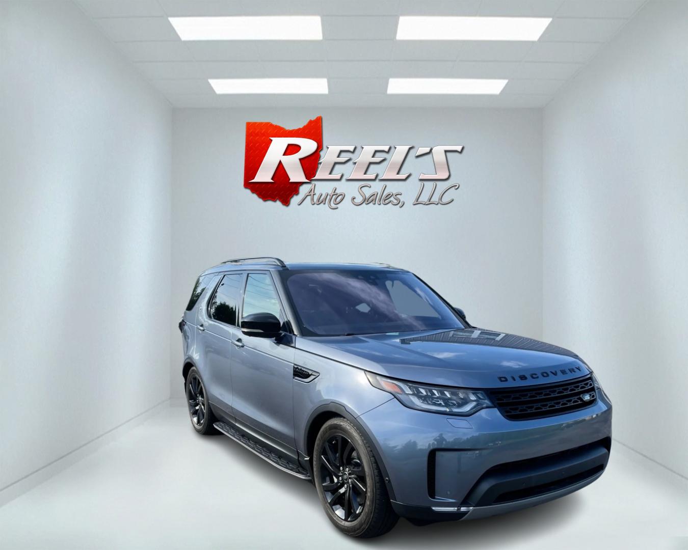 2018 Blue /Black Land Rover Discovery HSE (SALRR2RV5JA) with an 3.0L V6 DOHC 24V Supercharged engine, 8A transmission, located at 11115 Chardon Rd. , Chardon, OH, 44024, (440) 214-9705, 41.580246, -81.241943 - This 2018 Land Rover Discovery HSE is a luxurious and capable SUV that offers a blend of comfort, technology, and off-road prowess. With its 3.0L supercharged V6 engine, it produces 340 horsepower and is paired with an 8-speed automatic transmission. The interior features premium leather upholstery, - Photo#2